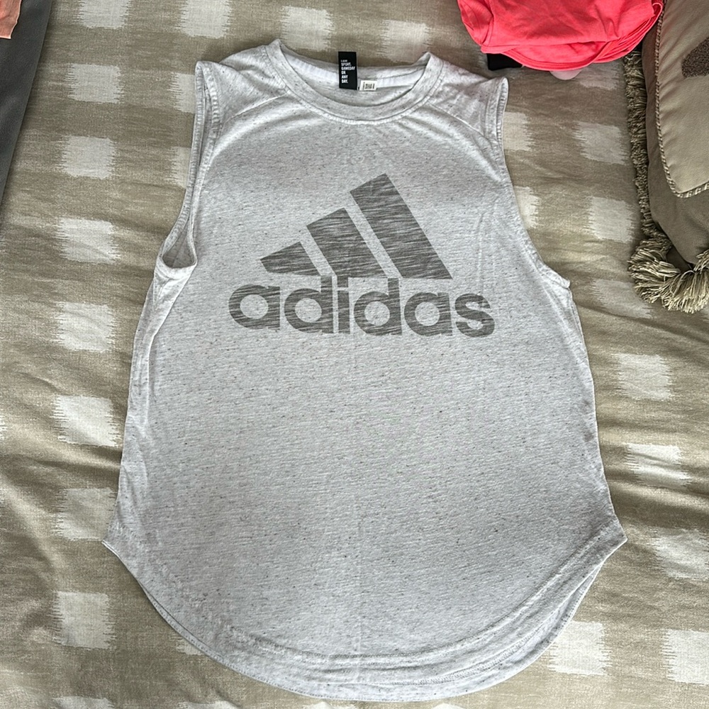 EVERYTHING $5 SALE ‼️⭐️ Adidas muscle tank